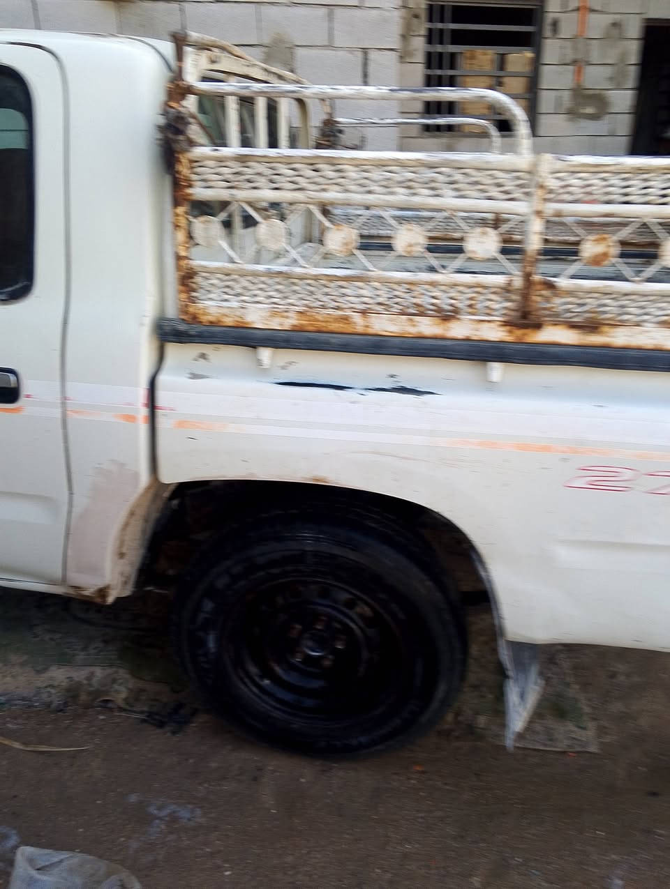 السلام عليكم سيارة بيكم جمرةموديل 1998 للبيع للاستفسار الاتصال على الرقم ***********
