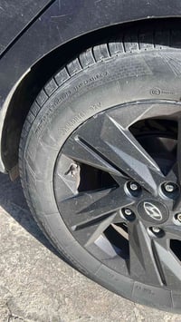 تخم ويل وتايرات للبيع 07882919160  205/60/16 بغداد