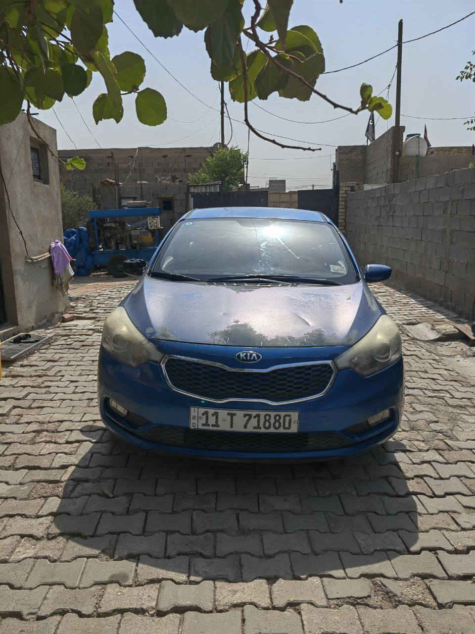 السلام عليكم 
سيراتو موديل ١٥ رقم انكليزي بغداد 
السياره مكفولة من الحادث اتكفلك من الحادث والكير والمكينه والكهربائيات وتبريد كله ع الفحص وشغال 
السياره ضررها جارده وشخوط وكم طعجه واضحات كدامكم للبيع سعرها ٩٨ورقه مكاني بغداد حي النصر 
***********
