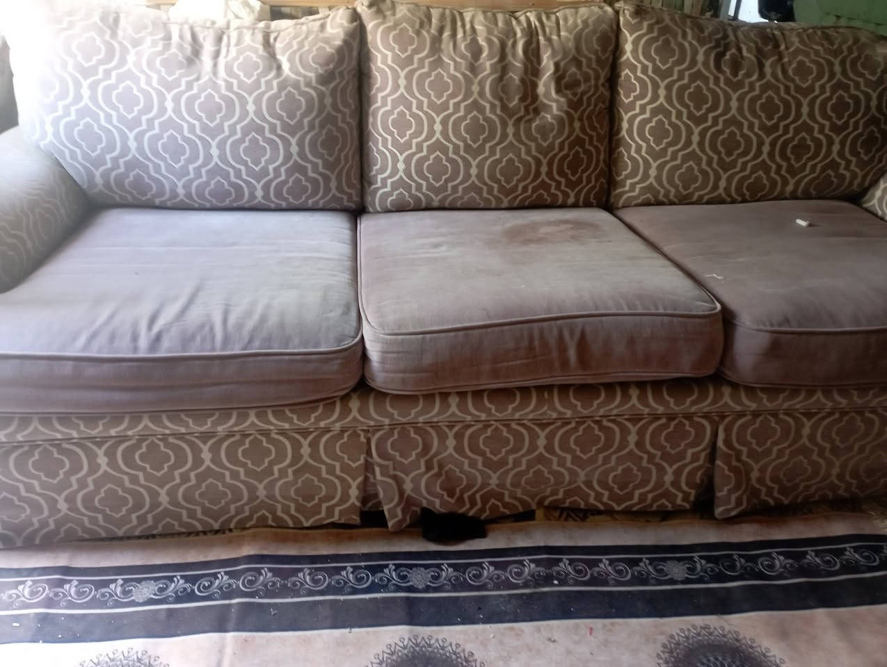 سلام عليكم تخم ملكي للبيع 10 نفر سعره 550 وبي مجال قليل عنوان كوفه شارع المعمل ***********
