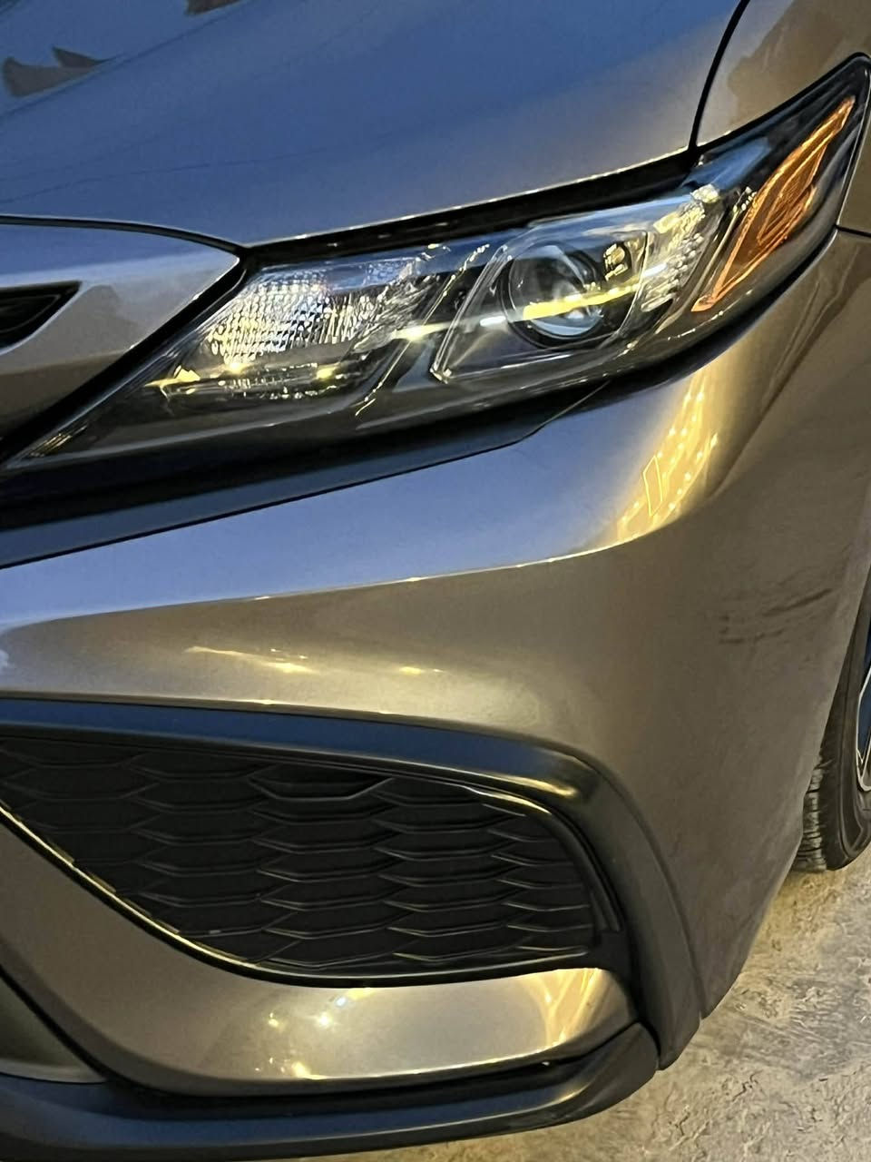 كامري أمريكي موديل
2024 مواصفات SE 
سيارا بيها نص جاملغ خلفي صبغ او خشم باب صبغ بس باقي مكفوله كفاله عامه بجم كبس 
خلفي كبس
سيارا مابيها جلخ جديدا حيل 
ماشيه 35 الف
غير متواجد على فيس
***********رقم صاحب السياره
