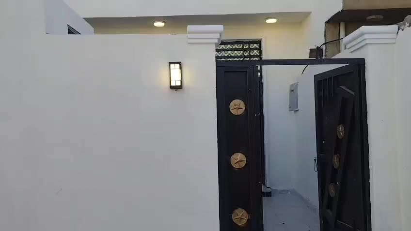 بيت للبيع – الأمن الداخلي / قطاع 21
المساحة: 100 متر
الواجهة: 5 متر
النزال: 20 متر
البيت: تسليم مفتاح
لم يُسكن سابقاً (بناء جديد)
شغل درجة أولى 
💰 السعر: 80 مليون 
✔ السعر قابل للتفاوض
للاستفسار الاتصال على الرقم التالي ***********
