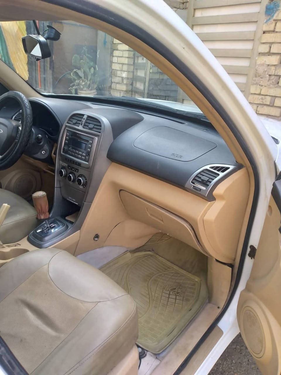 السلام عليكم عندي سيارة شيري تيكو موديل 2013 نظيفة وجاهزة مابية اي نقص فقط صبغ هلالات وجوة التريشة اخياس ومصلحة رقم انكليزي باسمي تحويل ثاني يوم معروضة ب 55 وبي مجال للاستفسار الاتصال على الرقم *********** ما متواجد على الفيس مكان السيارة بغداد
