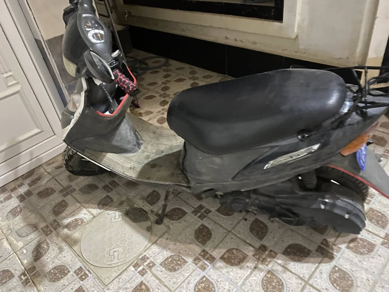 للبيع دراجه ياباني باب اول جاهزه من كلشي بس صار فتره ممستخدمها طافيه ابيعها كوم حديد ٢٥٠ الف قفل
اتصال واتس اب *********** مكاني الفلوجه
