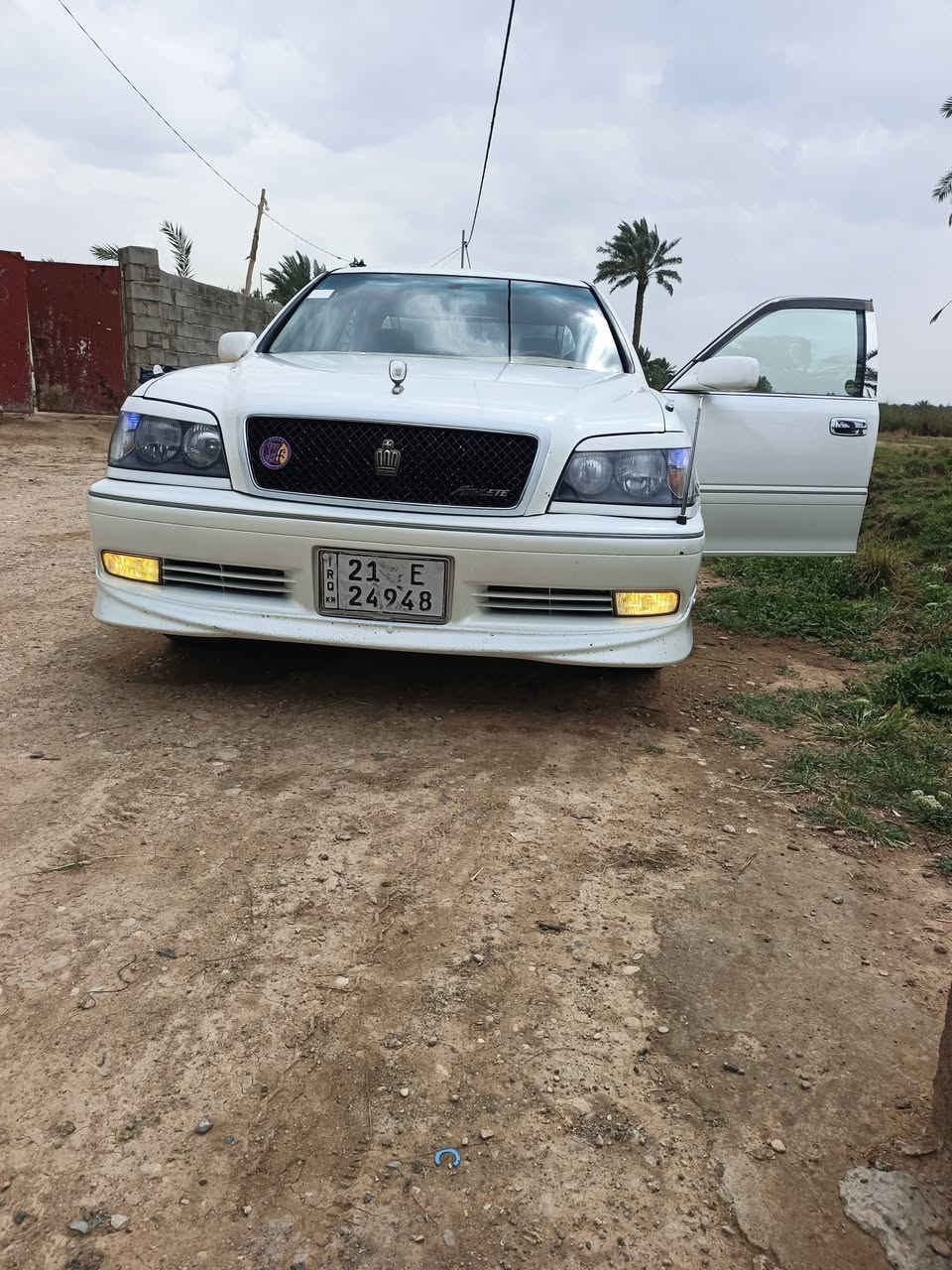 السلام عليكم
ملكه موديل 2000 رقم سليمانيه رقم جديد هزه وبراد جديد بسمي حصرن  
موصفات
1- فتحه 3 دكم كرستال 
2-برده خلفيه كشنات امامي كهربائي + اريل
3-ستيرن كهربائي تبريد ثلج+تدفئه +سبلت ابيانو شقال 
4-لحيه امامي  +سبايدر صندوك+سبايدر جامه
5-تخم تاير جديد +ويل رياضي 
6-صدر خلفي امامي جديد
7-شاشه +كامره
8-لون الصدفي المرقوب  سياره كفاله عده شبر بل بجم جهت السايق( السعر 130 )المكان ديالى سياره شرط التحويل  رقم موبايل ***********
