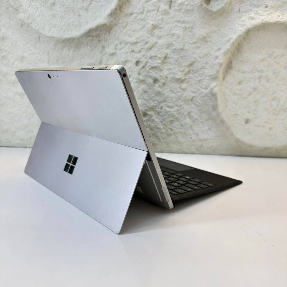 ✨ Microsoft Surface Pro أمريكي أصلي ✨
🔹 شاشة لمس سريعة ودقيقة مع دعم اللمس المتعدد
🔹 تصميم نحيف وخفيف يشبه الـ iPad مع قوة نظام Windows الكامل

🔹 معالج Intel Core i5
🔹 ذاكرة RAM بسعة 4GB
🔹 تخزين SSD سريع بسعة 128GB
🔹 الجهاز أمريكي مستخدم بحالة ممتازة

🎁 الملحقات:
✔️ الكيبورد الأصلي
✔️ ماوس
✔️ حقيبة و شاحن الجهاز المغناطيسي 

🛡️ ضمان سنة كاملة من تاريخ الاستلام
🚚 توصيل مجاني داخل العراق

💰 السعر: 230الف 

جهاز مثالي للدراسة، العمل، التصفح، الاجتماعات الأونلاين والاستخدام اليومي، مع شاشة لمس مريحة وسهولة حمل عالية.

📩 للحجز والاستفسار اكثر خاص
وتساب ***********
