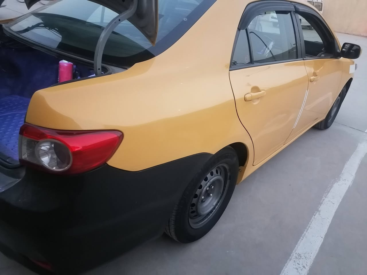 الله يساعدهم كورلا٢٠١٠ محدثة ١٣ بيها جاملغ امامي مصلح نفسة وفوك البك لايت الخلفي بدون حوض كير مكينة تبريد تدفئة كلها تمام الحمد لله رقم بغداد بسمي صارلها عندي ٨ سنوات سنوية تسقط بال٢٧ دوشمة جلد ارضية صندوك و َسفاري منضومة زنون كامل لد نهاري واوتو الايت شغال رايد مراوس بخصوصي علمود الدوام متدخل التكسي سعرها ١٠٥
بغداد الدورة تلفوني *********** بي واتس
