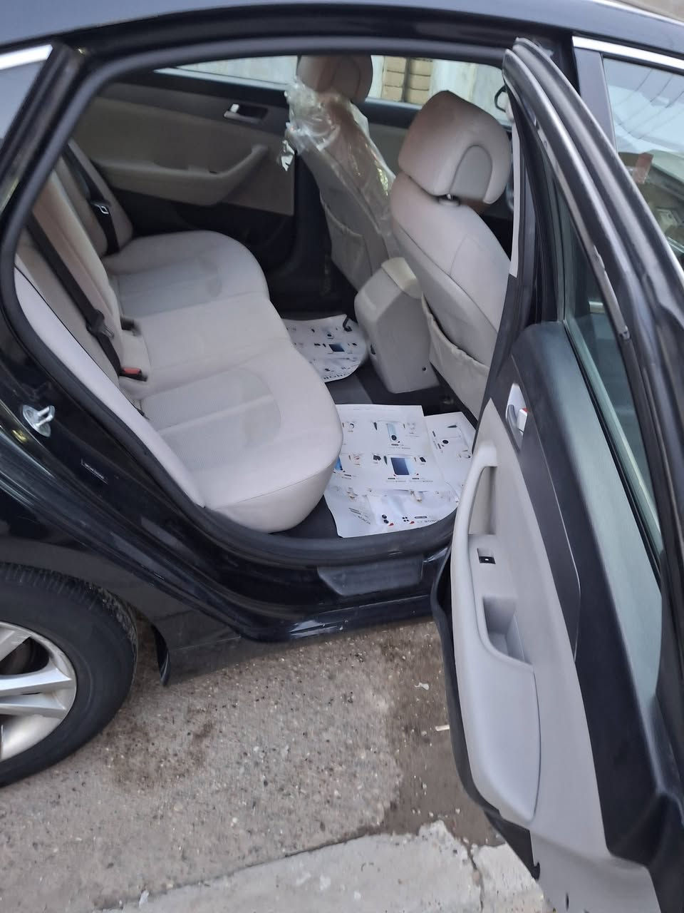 السلام عليكم.. سوناته وارد امركي ٢٠١٦ سياره جاهزة ومابيه نقص حادثه بصيط جاملغ خلفي رقم بغداد مكانه حي البنوك السعر ١١٢ رقم الهاتف ***********
