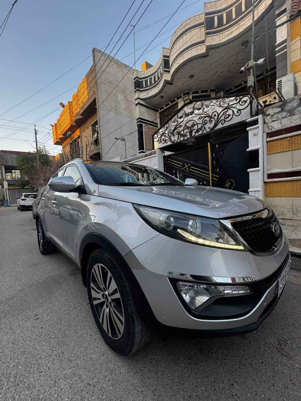 سبورتج 2016 قطعه صغيره بالدعاميه الخلفيه صبغ  والبقيه مكفوله  كلها من الصبغ   ماشيه السياره 100 كيلو السعر 165 ورقه مكانها البلديات ***********
