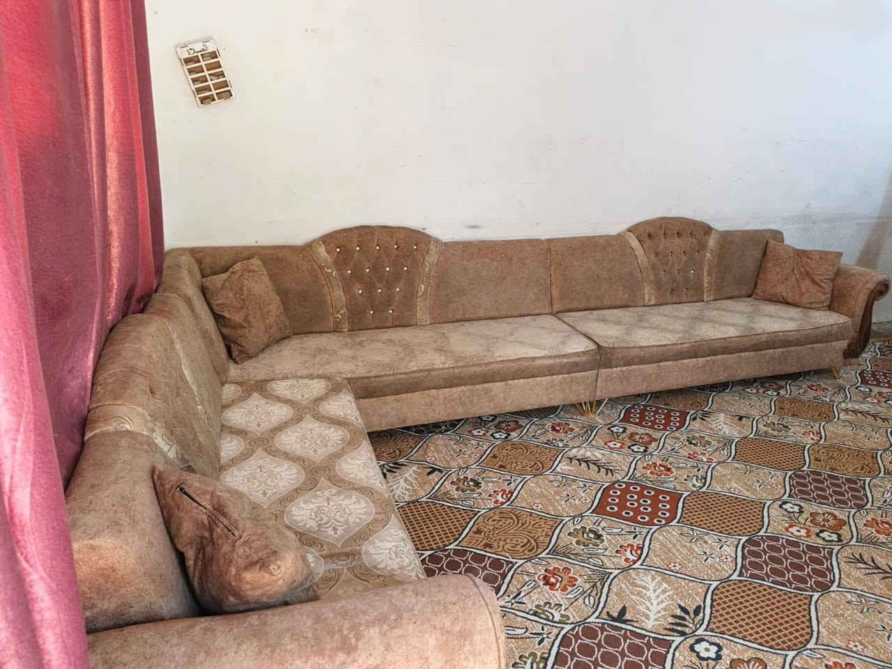 ديوان 11مقعد تسكام وقوي جديد كلش اي ضررمابي نضيف جد سعره 250يوجد توصيل داخل كربلاء ***********
