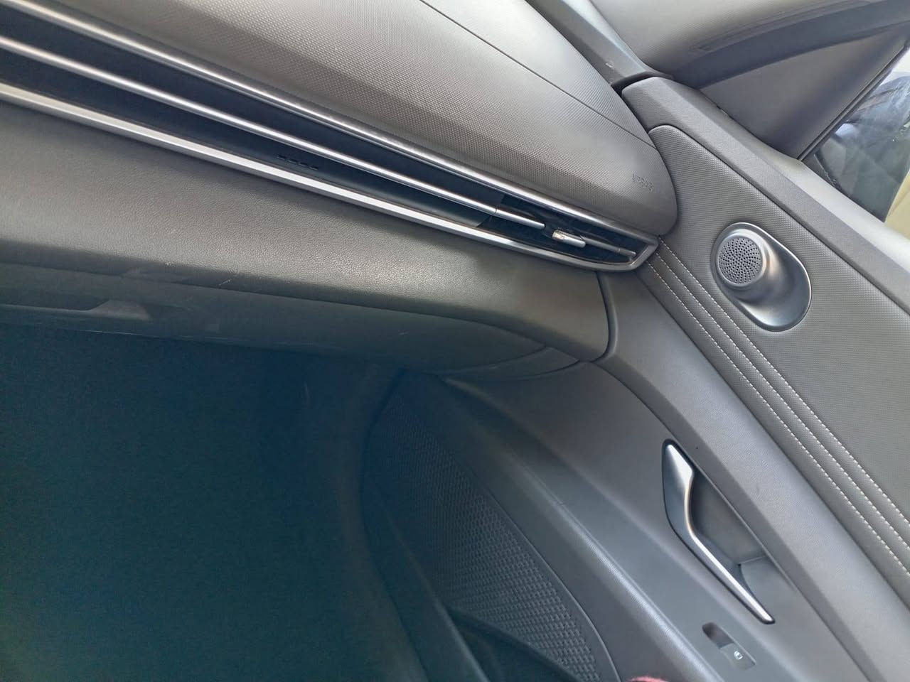 محرك 1600 هايبرد
مري ترحيب عند الاقتراب
صندوق ترحيب فتح عند الاقتراب
حساس امامي خلفي
كرسي كهرباء
دشبول ديجيتال متصل ٣ الوان
سايد بريك دكمة  اوتو
٣ وضعيات قيادة
فتحة سقف
شحن هاتف لاسلكي
تشغيل عن بعد
لايت 3 عدسات 
السياره مصرف الرافدين استقطاع مباشر بأسم دكتور يسويلك وكاله
السعر 129 وبي مجال بسيط
للاستفسار
***********
