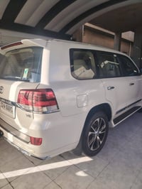 لاندكروز موديل ٢٠١٨ مكفوله كفاله عامه رقم بغداد بسمي السعر ٥١ الرقم 07...