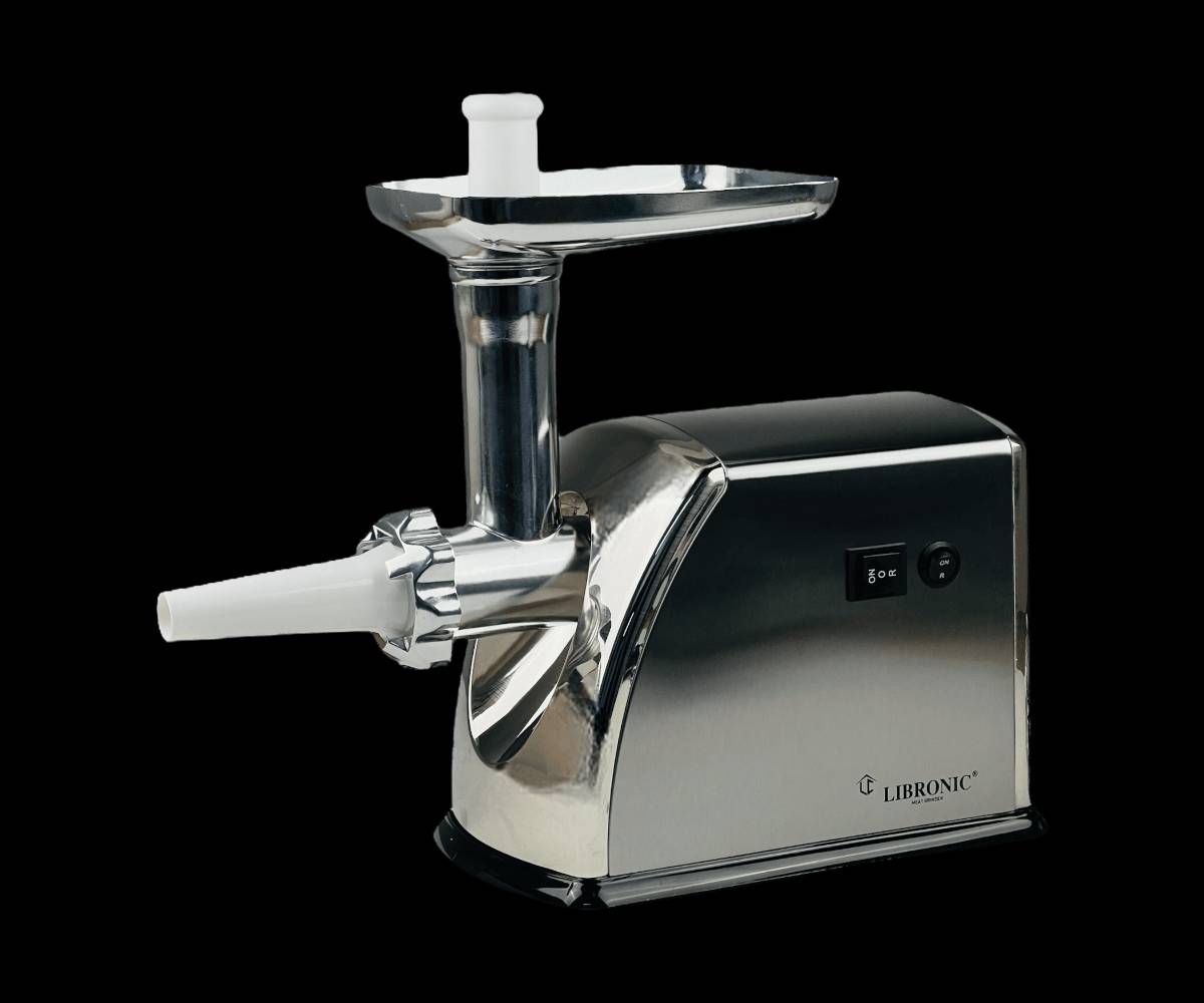 مثرامة لحم من ليبرونيك

المميزات:

تتميز بسهولة الاستخدام

الشفرات حادة مصنوعة من الفولاذ المقاوم للصدأ عالي الجودة

جهاز مثالي للحصول على لحم مفروم ناعم ومتجانس

ثلاث درجات لفرم اللحوم

وظيفة عكسية

ملحق خاص لصنع النقانق باستخدام الأنبوبة المرفقة لتشكيل النقانق بالحجم والشكل الذي تفضله

يتميز المنتج بسهولة التنظيف بفضل تصميمه القابل للفك

الموديل: LC-MG01D

الطاقة: 3000 واط

طول سلك الكهرباء: 100 سم

ابعاد الغلاف: ارتفاع: 21 سم طول: 24 سم عرض: 43 سم

ابعاد المنتج: ارتفاع: 30 سم طول: 22 سم عرض: 35 سم

ضمان لمدة سنة من تاريخ الشراء