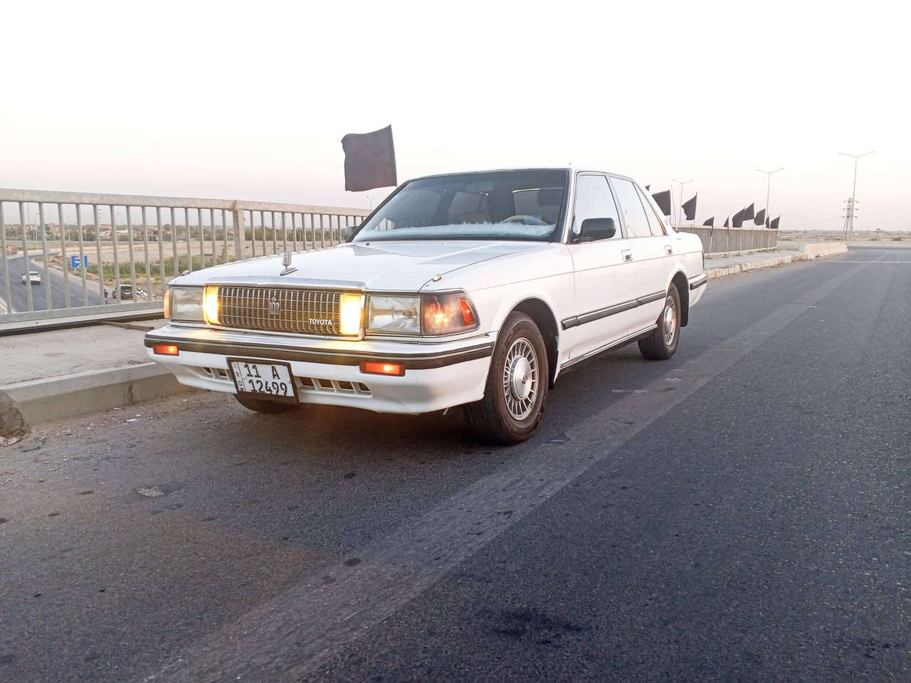 السلام عليكم...
سيارة سيدان موديل 1988 ايسر بلاد مكفولة من الصبغ العام  بيها صبغات بهلال الجاملغ سيارة حلوة كشرها نظيف كلش مكفولة من العيب الشرعي مشدد عليها مكينة VVTi 2500 بالباكيت تبريد ويا السويج شرط تخم تاير جديد حدادية كاملة رقم بغداد انگليزي بأسمي تحويل شرط. ترايك للبصرة كلشي شغال بيها الحمد لله سيارة مكلفتني وتعبان عليها 

السعر 75 وبيها مجال للطيبين تعجبك تاخذ عيني ما تعجبك الله يرزقك الاحسن منها مكاني السماوة  للتواصل ***********
