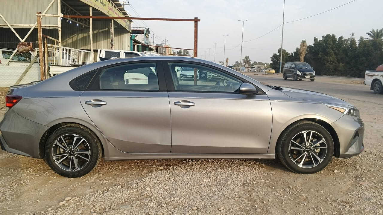 السلام عليكم
كيا فورتي 2023امريكي
حادثهه دعاميه وبيه 3قطع كلير صبغ فقط
لون سمنتي رقم اربيل
سياره ماشيه 29الف حقيقي 
المكان بابل الشوملي قرب السيطره معرض سيد حسام الشرفي 
الاستفسار 
‏‪***********‬‏
