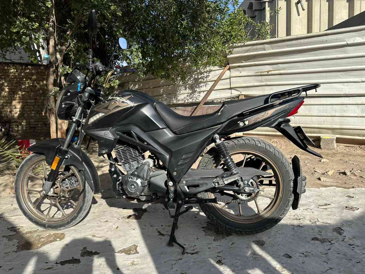 السلام عليكم rk200cc موديل 24 ماشيه 19 الف دراجه نضيفه ومرقمه رقمها اربيل ثاني يوم التحويل سعرها مليونين مكاني بغداد زعفرانيه  واتساب***********
