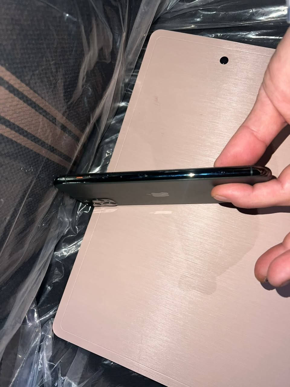 آيفون برو ماكس ١١ ذاكرة ٢٥٦ جديد اصلي بطارية ٧٨ ٪؜ اصلي بلادي ما داخل صيانة نهائيا 

السعر هو ٣٢٥ الف دينار قفل 

اي استفسار متواجد خاص او واتساب على ***********
