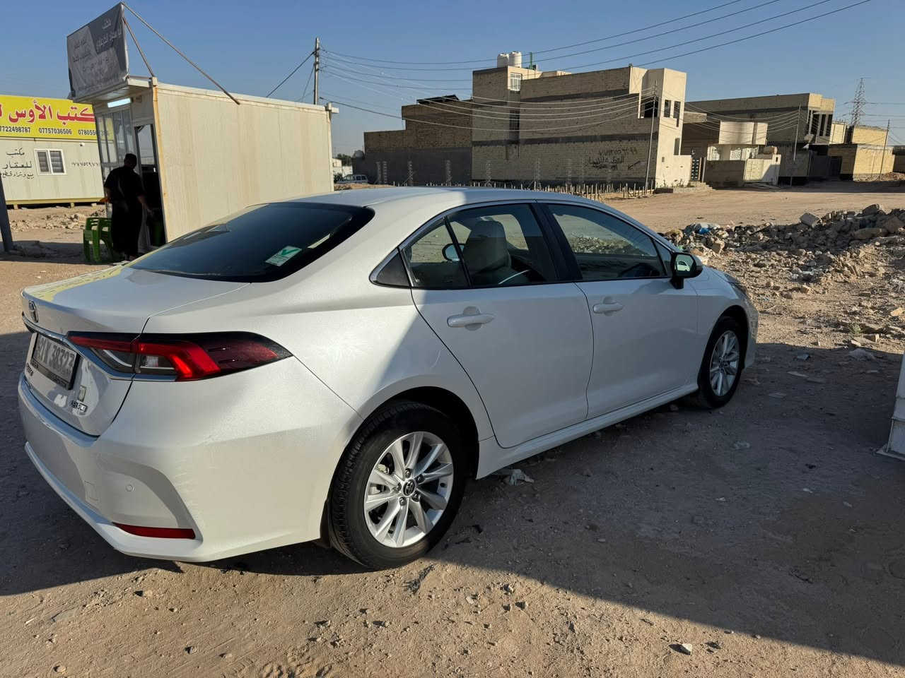 � للبيع | تويوتا كورولا 2023 🚘
السلام عليكم ورحمة الله وبركاته،

 تويوتا كورولا موديل 2023 ياباني اصل مو صيني بانزين فقط

المواصفات:

✅ فول مواصفات (عدا فتحة السقف)

✅ شاشة كبيرة

✅ شاشة عدادات ديجيتال

✅ ثلاث أنظمة قيادة

✅ حساسات أمامية وخلفية

✅ ويل كاب

✅ بحالة الوكالة

📍 معلومات السيارة:

* ماشية 25 ألف كم فقط.

* استخدام شخصي.

* السيارة نظيفة جدًا من جميع النواحي.

*ملاحضه السياره بيها بارد بل باب والجاملغ السونار موجود 

*مكان السياره كربلاء المقدسه

*الهزه بعدها ما منتهيه 

📄 الرقم: سليمانية الجديد  بسم عربي تريد التحويل أو الوكالة متوفران حسب رغبة المشتري.

💰 السعر: 172، مع مجال بسيط للتفاوض.

📞 للاستفسار والتواصل:***********

حجي حيدر
