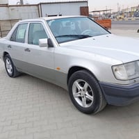 مرسيدس ١٩٨٦ • محرك ٢٫٥ • رقم بغداد