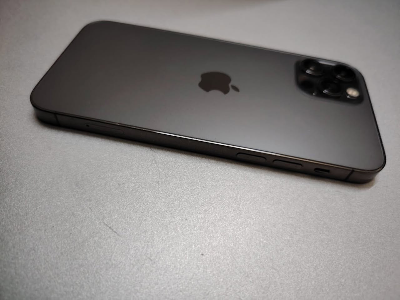 السلام عليكم ايفون١٢برو فقط
نموذج M
كارتونته موجوده
لونه اسود 
نضيف كلش 
بطاريه72
سعر 300 وبي مجال قليل 
مكاني النجف حي سلام


**إذا كنت صاحب هذا الإعلان وتريد حذفه لأي سبب، رجاءا أرسل رسالة إلى الدعم الفني**