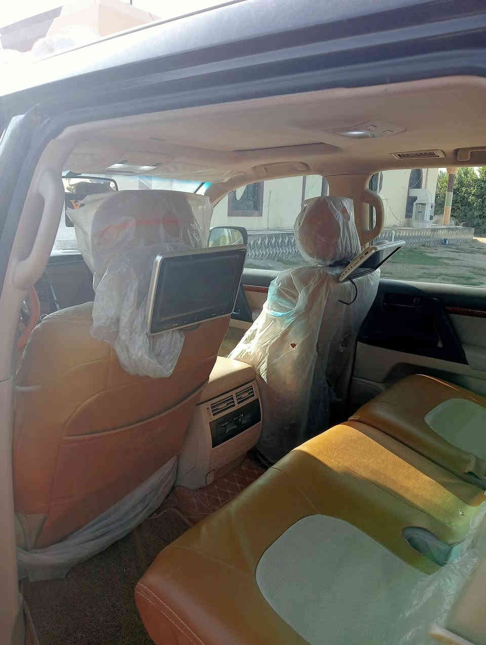 فكسارة بريم 8سلندر محرك 4600 مواصفات لكزز رقم بغداد باسمي موديل 12محدثة 21 سنوية  مجددة لغاية 31 كشنات كهربائية مري شفط جام تحكم عن بعد السعر 325$وبية مجال حك الجية الانبار الرمادي الموبايل ***********
