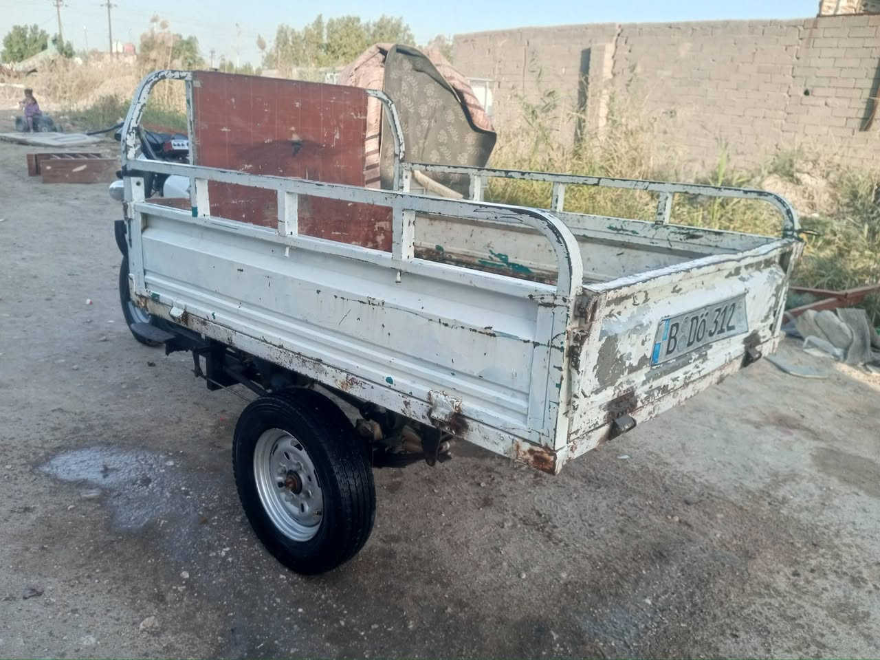 السلام عليكم ستوته للبيع موديل 20 اوراق من مجمع الكرار سعر 1,300 وبيها مجال رقم الشاص مو واضح كهربائيات شغاله ناصريه مركز ***********
