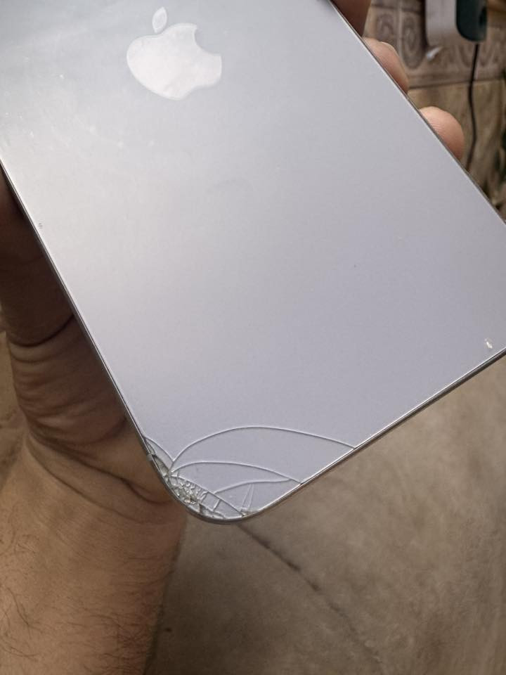 15برو ماكسبطاريه 88وذاكره 256مبدل شاشه وبي كسر بلضهر ***********
