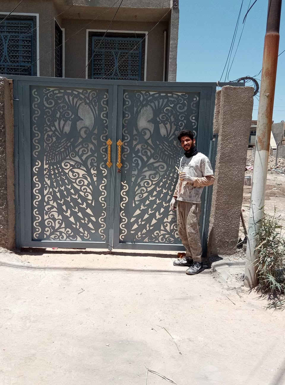 خلفه معه كادر متفرغ
نشتغل كافه اعمال الديكور

صبغ طلس واجهات مدارس 

دوائر الدوله 

سقوف ثانويه اشرطه  كلشي يخص الصبغ وديكور***********
