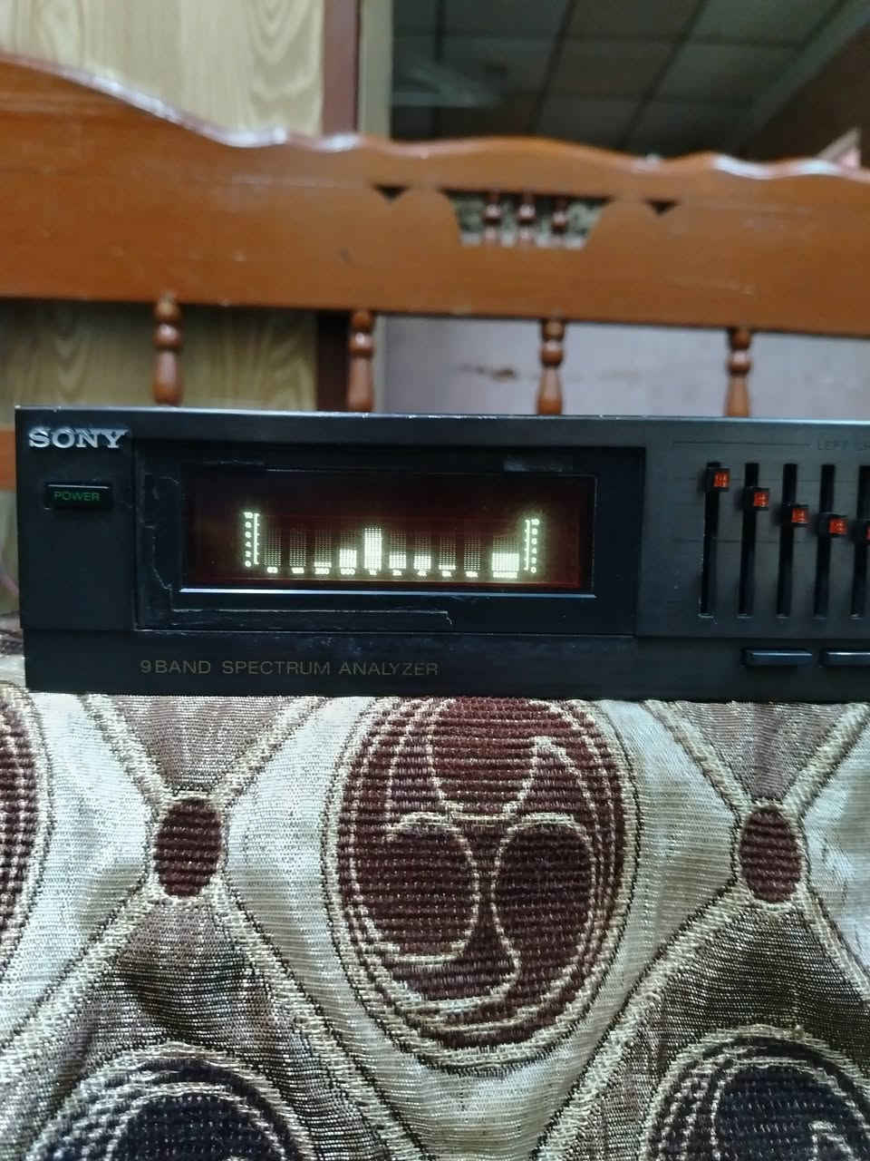 سلام عليكم مكلف بالنشر. ايكولايزر سوني موديل ٩١٠. كهرباء ١١٠ فولت. ٩ باند.نقاوة فول جدا راقي قياس ٣٦ سنتم السعر ٣٥ الف. ويوجد توصيل للتواصل *********** اتصال او واتساب
