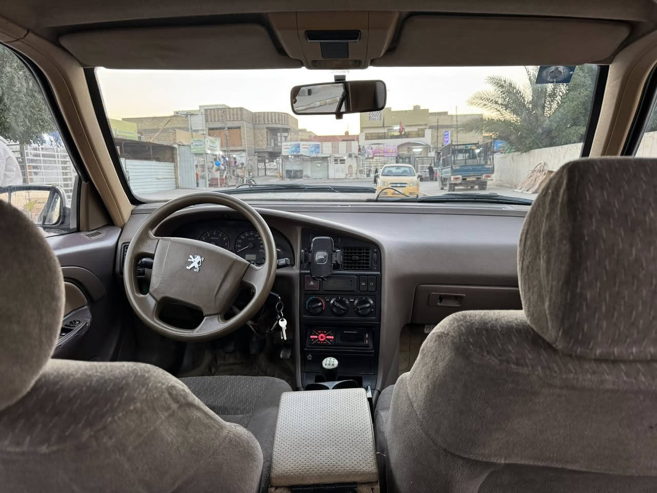 للبيع سيارة [بيجو ] موديل [2016]، استخدام شخصي.
، السيارة نظيفة من الداخل والخارج، الصيانة دورية، لا يوجد أعطال، مكيف ممتاز، تخم تاير جديد، مبدل قطعتين بنيد وجاملغ ايسر
رقم دولي حلة 
تأخذ مداور مني  
السعر 49 وبيها مجال بسيط 
وتساب فقط ***********
او خاص .
