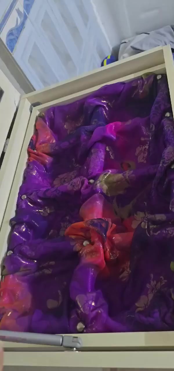 هذا اسمه شيفون قطعة كلش مميزة ما موجودة بالعراق جبته شحن من الخارج
اريده 160
للتواصل خاص


**إذا كنت صاحب هذا الإعلان وتريد حذفه لأي سبب، رجاءا أرسل رسالة إلى الدعم الفني**