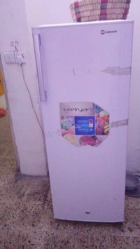 للبيع ثلاجه فول تحديد السعر 100 الف مكاني المشتل07783437633