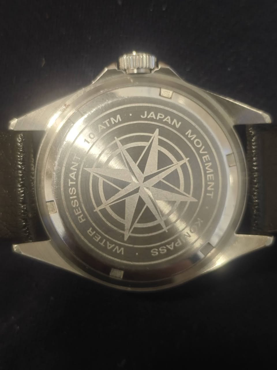 ساعه فنتج ياباني كوارتز منفذ يومي نظافة الساعه 100/98 للاستفسار واتساب ***********
