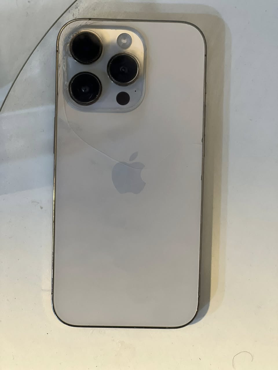 سلام عليكم 14 برو ذاكره 128 ماا مفتوح بي شي شرق اوسط بطاريه 75  سعر 500
***********
