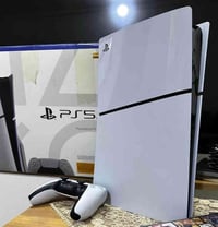 بلي فايف سلم اشتريتو ب كارتون ونضيف جداً كامل ملحقاته مع  جويستك 2 كيب...