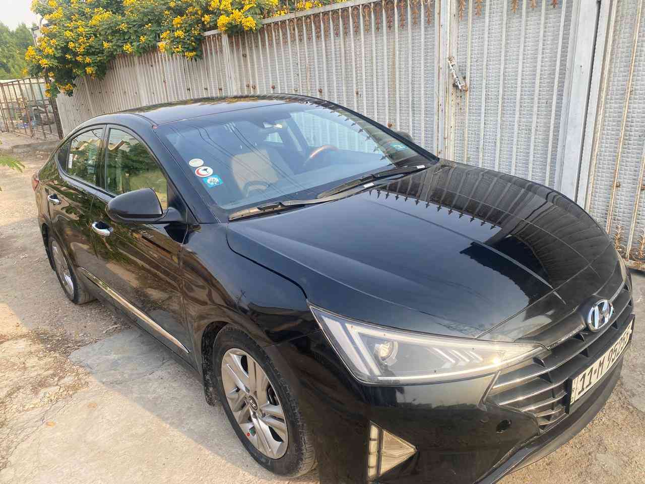 المواصفات
هيونداي موديل 2019 رياضي  اللون الاسود وارد امريكي محركها 1400 توربو والكير المفضل DCT وحادثها الجاملغ الايمن بدون اير باك يعني الاير باك ما طاق بلادي وصورة الحادث في امريكا موجوده حسب ما موضح بالصورة وبأسمي تحويل بنفس اليوم رقمها بغداد 
3 وضعيات قيادة السبورت والطبيعي والقياده الذكية
بصمة
صندوق ذكي
حساسات
كامرة
تدفئة المقاعد 
رادار
قيادة ذكية 
مثبت سرعة 
تثبيت منعطفات لمعرفة اي شي اخر الاتصال على رقم موبايل. ***********
