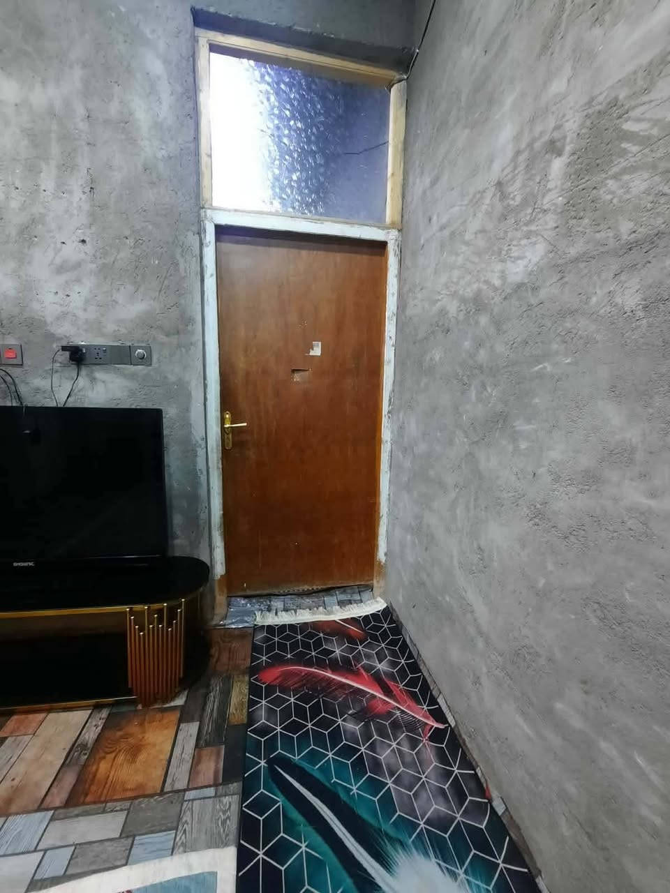 مشتمل بناء حديث بحي الحكيم نزله ضافر زرزور قرب المدرسه
عوزه بياض بناء بلوك لاساس رفته 
غرفه وهول ومطبخ وستقبال وطرمه وبيتوته وستاره 
مشتمل مرتب مسجل بلديه مرقم 
الستفسار ***********

