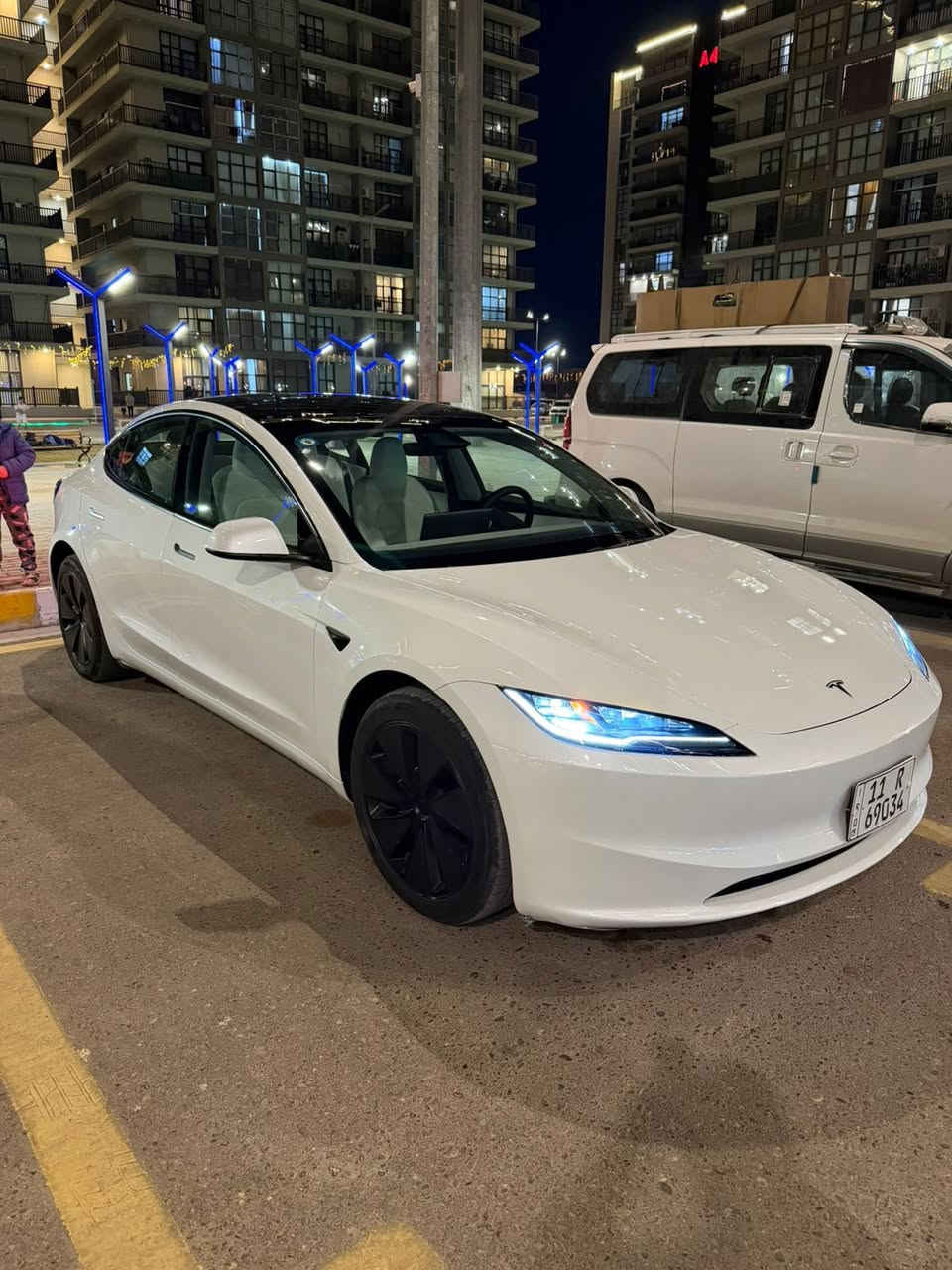 سلام عليكم
تسلا  3 تك ماطور 

موديل 2024

ماشيه 15

سياره قطعه وحده صبغ جاملغ لخلفي 

ايرباك برده فقط 

سياره جديده احلا من صور 

سعر 220وبيه مجال 

مكان بغداد حي جهاد الاستفسار ***********
