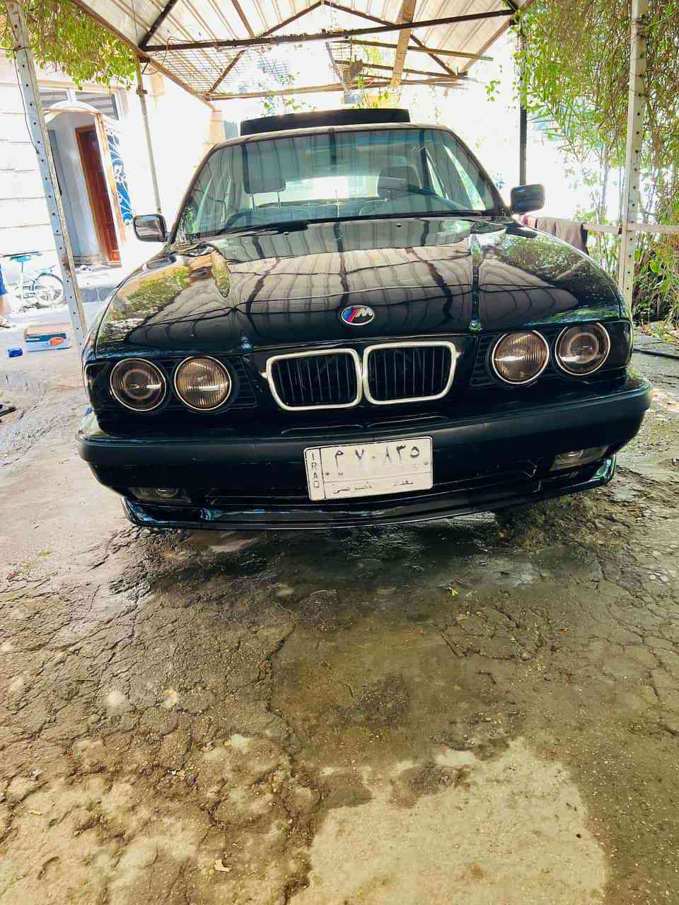 بي ام 500  مراوس وانطي فرق بجيب كوماندر 
سعره 57 وانطي فرق البقيه 
محرك 27 مفتوح والي مايعرف اكو 27ابيعلك 25

فول كير عادي

مكينه خير من الله شرط فصله 

كير عادي نمره طويله اول مالته70 والثاني 110

اكسل خير من الله 

صدر خير من الله 

منظومه مي كله جديد راديتر ومروحه واتر بم 

غرفه كهرباء جديده  برغي واحد مامضروب بيه ع بلادي

غرفه رصاصي صاج 

بجم عريض مسوي طافي هوه والبكلايتات 

دعاميات ام 

دوسات ام +مري منفصل 

مسجل شاشه متحركه يدوي سماعات اماميه بس ام حاويه 
والخلفي نوعيه راقيه صوت كلش حلو هم جدد 

لايت عالي زنون وبيه لدات حته الشاير 

بيهه كم ملاحضه مثل كيلون مال جكمجه عاطل 

رقم بغداد باسمي ل26 تسقط مصفره غرامات 
  مكاني بغداد قرب سيطرت الشعب القديمه
***********
