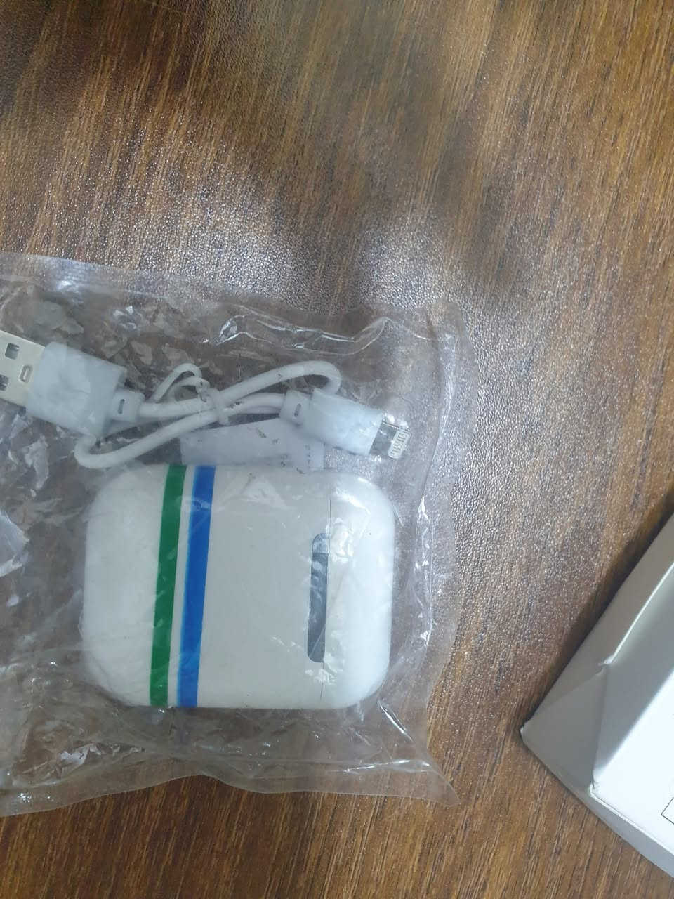 سماعات ابل اللون الازرق والابيض وتايبسي السودة الجلد لحك عليهن


**إذا كنت صاحب هذا الإعلان وتريد حذفه لأي سبب، رجاءا أرسل رسالة إلى الدعم الفني**