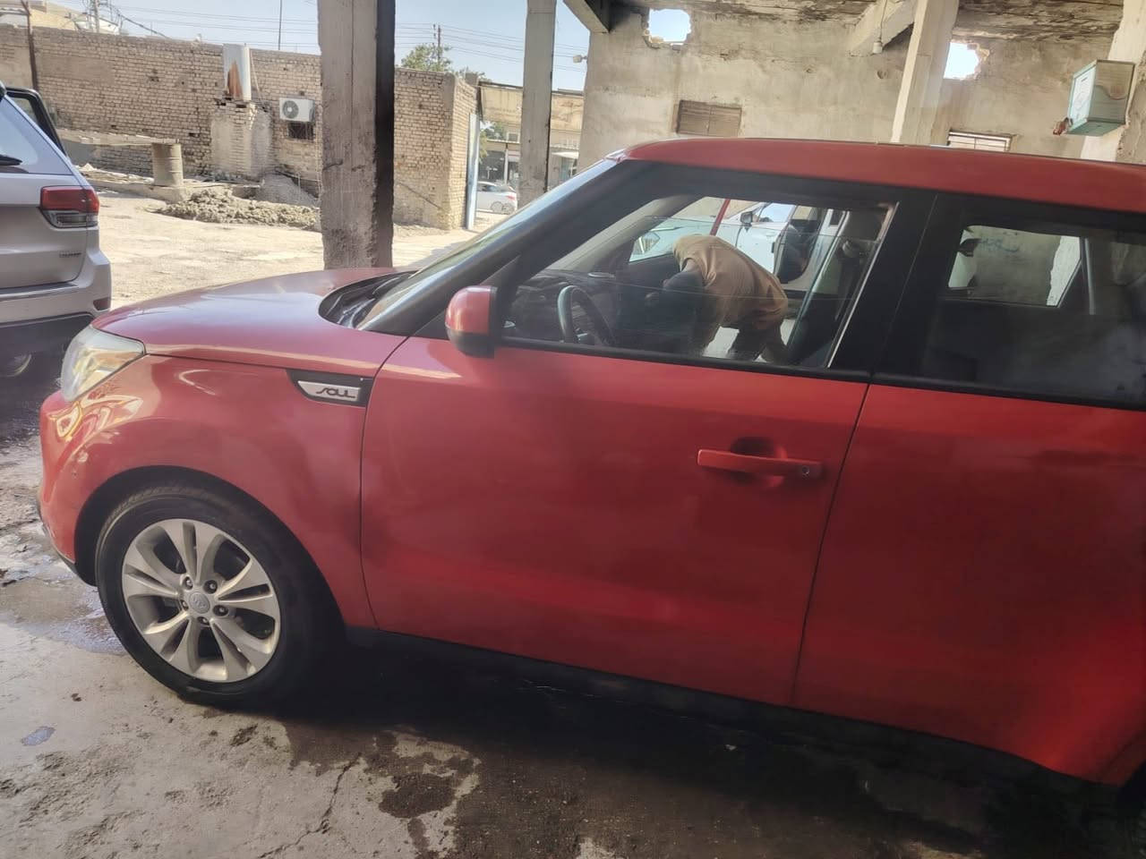 السلام عليكم
للبيع صول موديل 15 بابل بسمي تحويل ثاني يوم 
سونارها موجود بل صور سعر 115 وبيها مجال قليل
رقم تلفون ***********
