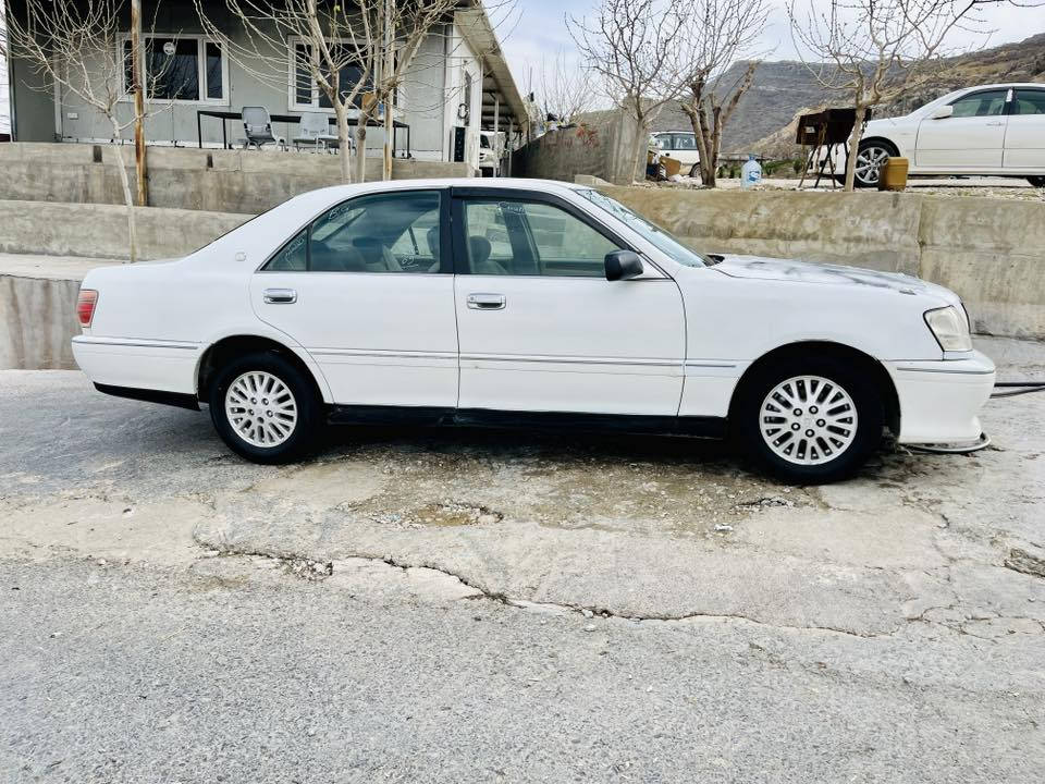 بڕاوە ۲٠٠۱
مەکینە ڤیڤیتی
دوو دوگمە ناو زەرد دەشبڵ نەجەف
بێ دەعم بێ لێدران
گێڕ و مەکینە بەشەرت

نرخ ۳٥ گڵا
شوین سلێمانی
***********
