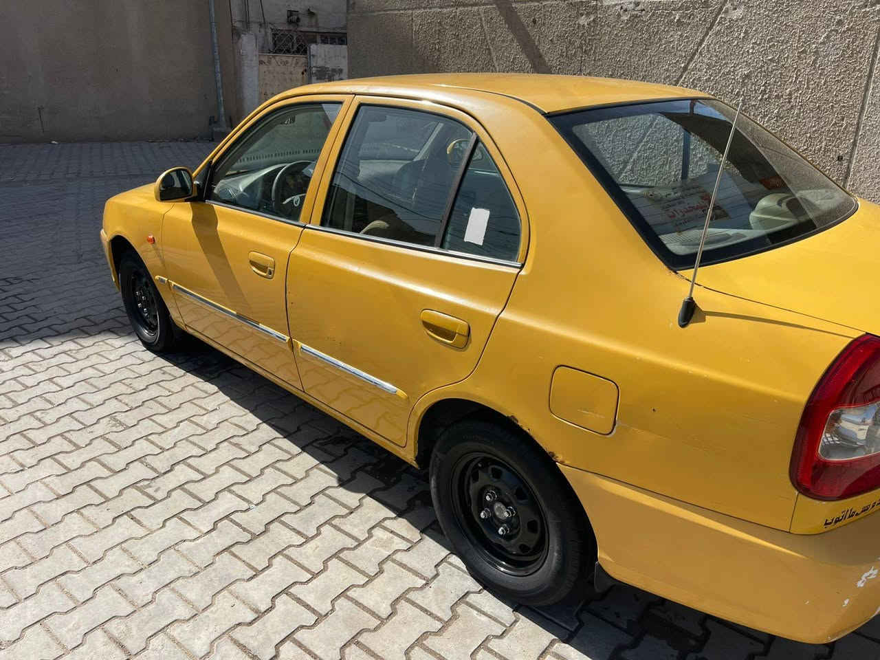 السلام عليكم فيرنا 2014 للبيع بلاديه بيها طخه باب الصدر بس وصوت بل كمبريسر والباقي كافله محرك كير صدر خير من الله سعرها 73 مكان السياره الغدير تل محمدد
هاتف ***********
