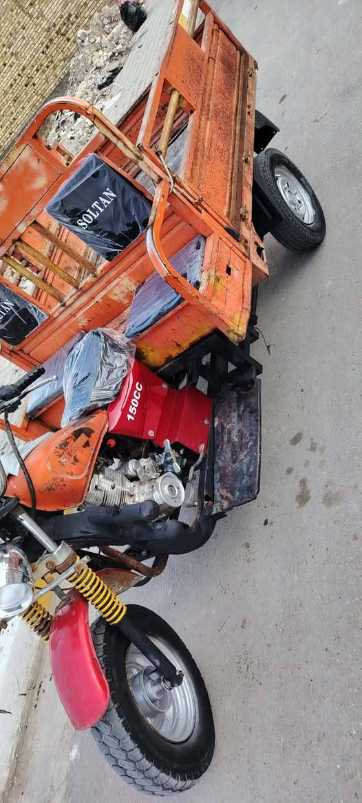 سلام عليكم ستوته للبيع موديل ٢٠١٤مكينه جديده بس شاصي مكفول فقط لكاعيه مال بدي تعبانه شوي شراي يخابر ***********
