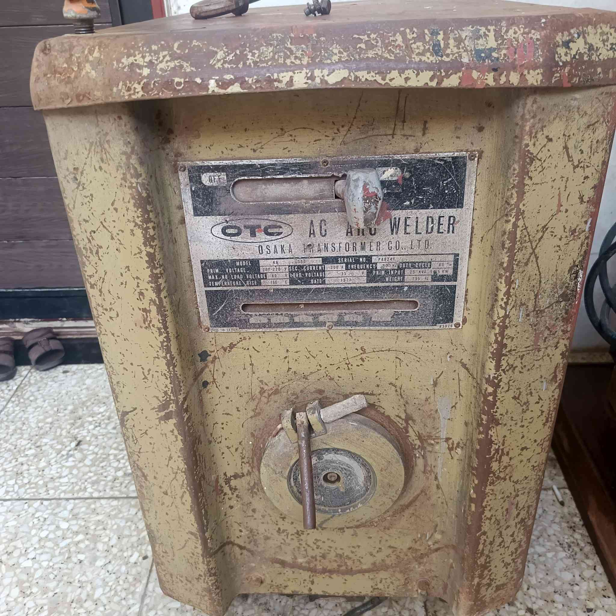 السلام عليكم ورحمة الله وبركاته
مكينة لحيم يابانية حجم ٣٠٠
ملف راصطه تجي ١٢ ملف تاخذهه على الشغل نقص وايرات فقط 
قيم بما يرضي الله 
ا للاستفسار 
الاتصال على الرقم ***********
العنوان بغداد الشعله
