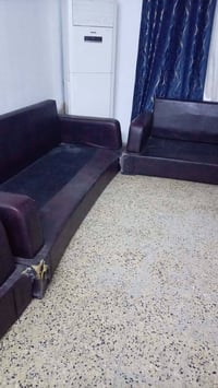 كنبة جلد • تلف بسيط