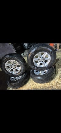 لام عليكم ويلكب فور رنا ويرهم عله هوايه سيارت حته كبات اصليه  مال مودي...