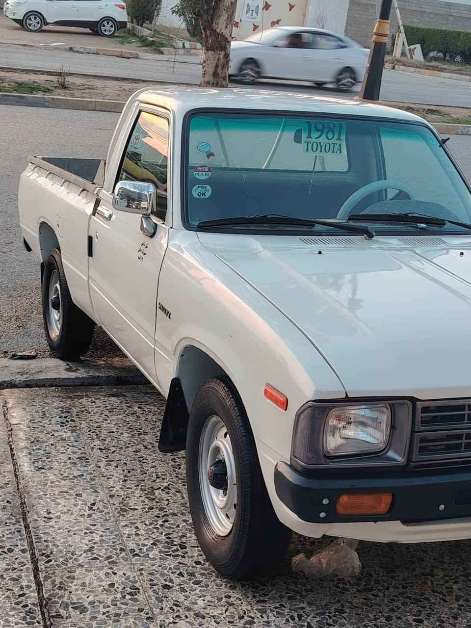 سلام عليكم للبيع بيكم 1981 اليساره معمره او متعوب عليها اي نقص مابيها سياره حلوه او نضيفه كير محرك كلو شرط صبغ جماليه بدون معجون  تتفيه نار كلها شرط  من  الدعاميه للدعاميه وايرمنيه كلها شغاله رقم نينوى انكليزي تحويل ثاني يوم  كاربون بانزين بيها السعر 42 وبيها مجال للطيبين مكاني موصل الايسر  الاستفسار اتصل بيك خير او تدلل ***********
