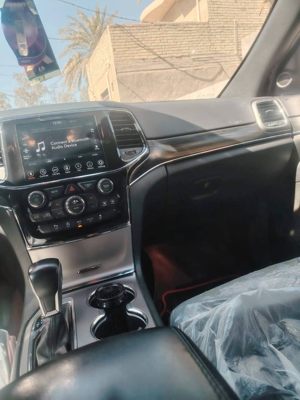 من رخصة الادمن المحترم  :  
            للبيع  :  جيب موديل 2021 لمتد كامل مواصفات عدا الفتحه * رقم بغداد دولي سنويه جديده * السياره بأسمي تحويل ثاني يوم * السعر  235 وبيهه مجال للشراي * العنوان / اليوسفيه / ناحية الرشيد / هاتف (***********)  معلومات اكثر اتصل ع الرقم
