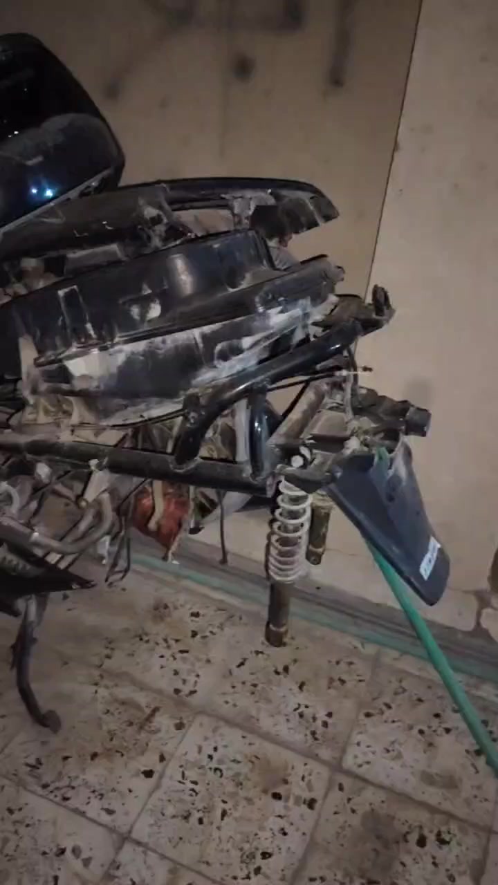 السلام عليكم عندي دراجه فورسى 0  6 مفتوحه المكينه بل كاع سعر 200 وبيها مجال 
الخاص مفتوح


**إذا كنت صاحب هذا الإعلان وتريد حذفه لأي سبب، رجاءا أرسل رسالة إلى الدعم الفني**